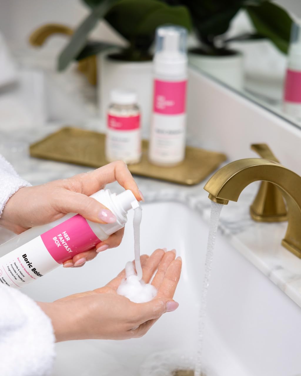 Her Fantasy Box | Boric Balance Yoni Foam Wash - Naturally Safe, pH-Balancing, Gentle Cleansing Formula for Daily Care, Odor Control, and Feminine Hygiene